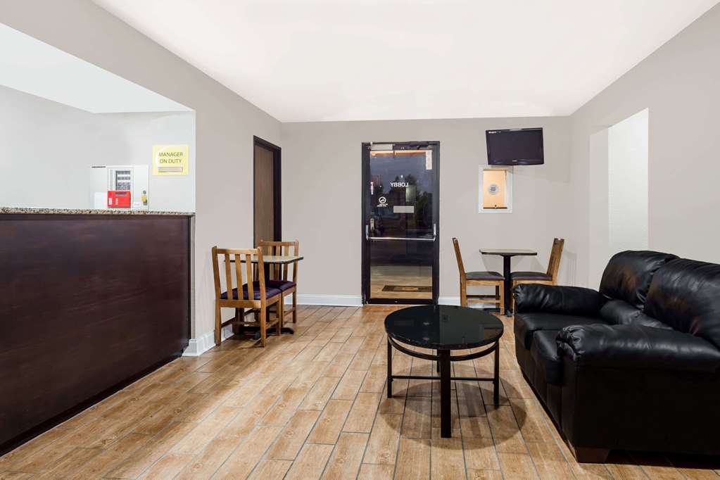 Super 8 By Wyndham Augusta Ft Eisenhower Area — Augusta