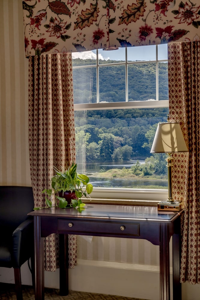 The Shawnee Inn and Golf Resort - photo 32