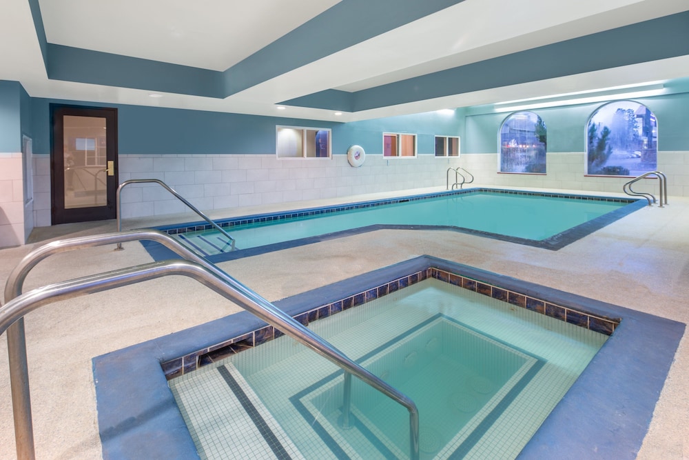 Holiday Inn Express Hotel & Suites Bishop by IHG - photo 48