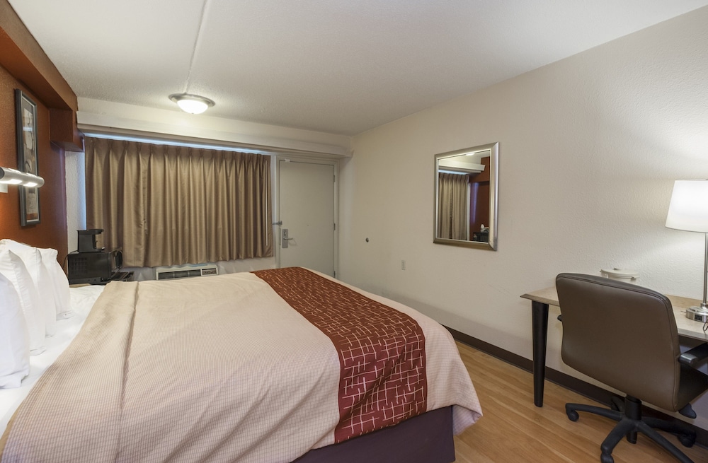 Red Roof Inn Cincinnati Sharonville - photo 9