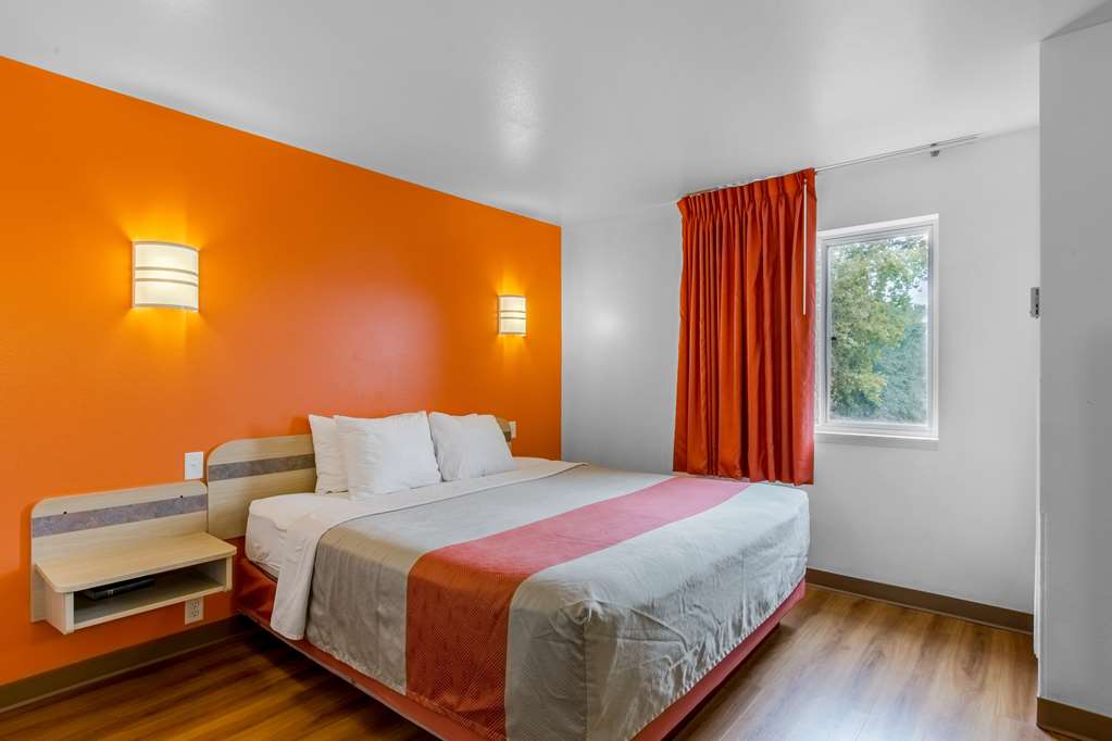 Motel 6 Baraboo WI Lake Delton - photo 13