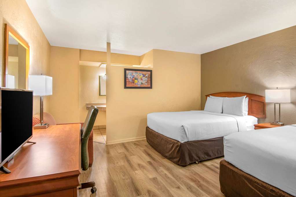 Econo Lodge Inn & Suites Durango - photo 16