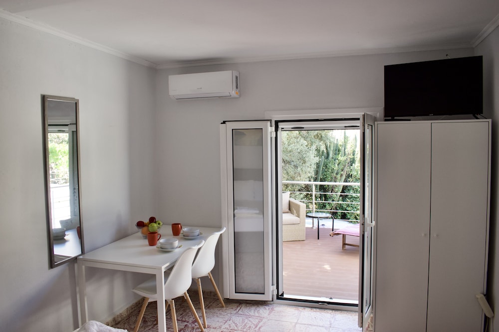 spyros 1 room Apartment Simple Cozy Close to the Beach — 4-Star Luxury Hotel in Chania, Greece