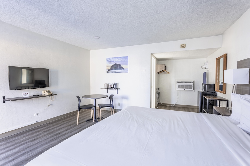 Coastal Breeze Inn - photo 22