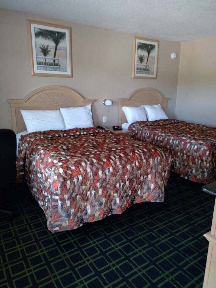 Budget Lodge of Mount Dora - photo 26