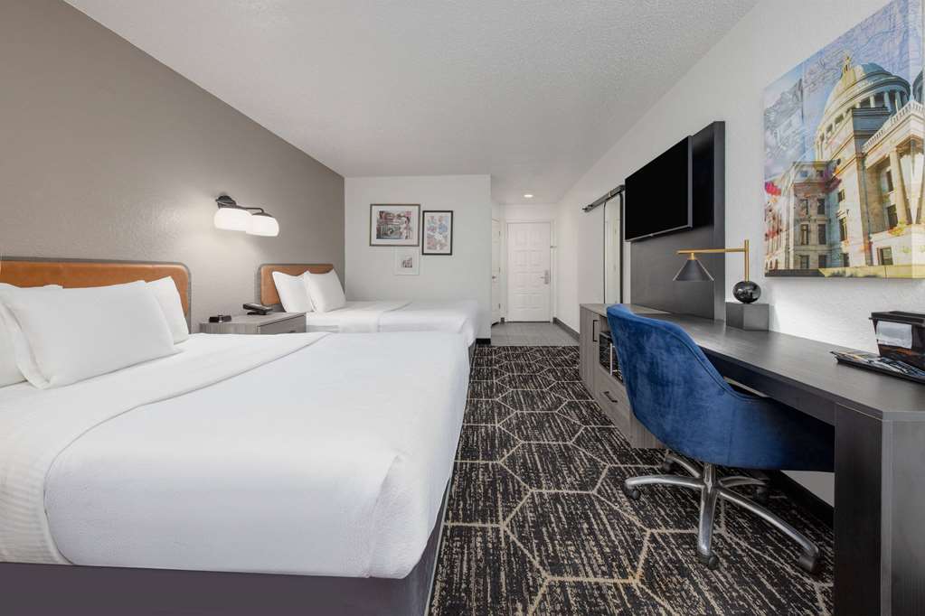 La Quinta Inn by Wyndham El Dorado - photo 15