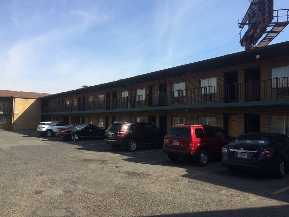 Hudson Plaza Motel Bayonne Jersey City - photo 16