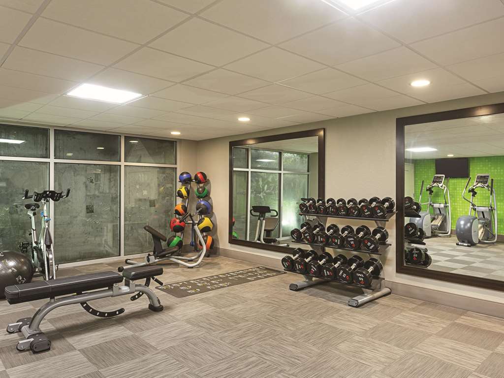 La Quinta Inn & Suites by Wyndham Baltimore BWI Airport - photo 16