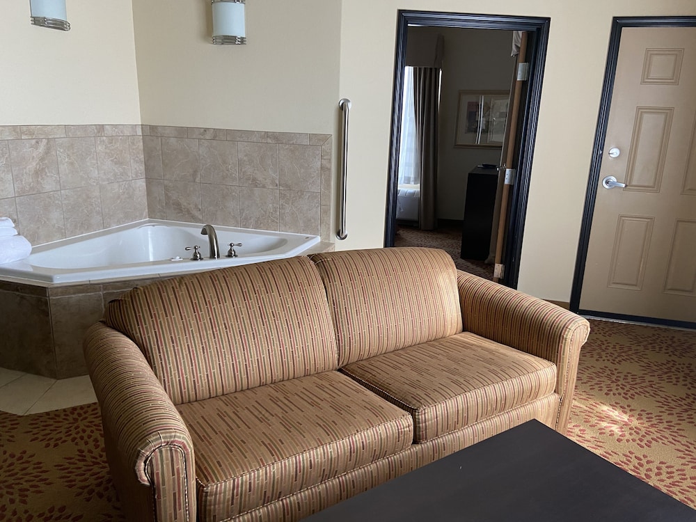 Holiday Inn Express & Suites Silt Rifle by IHG - photo 41