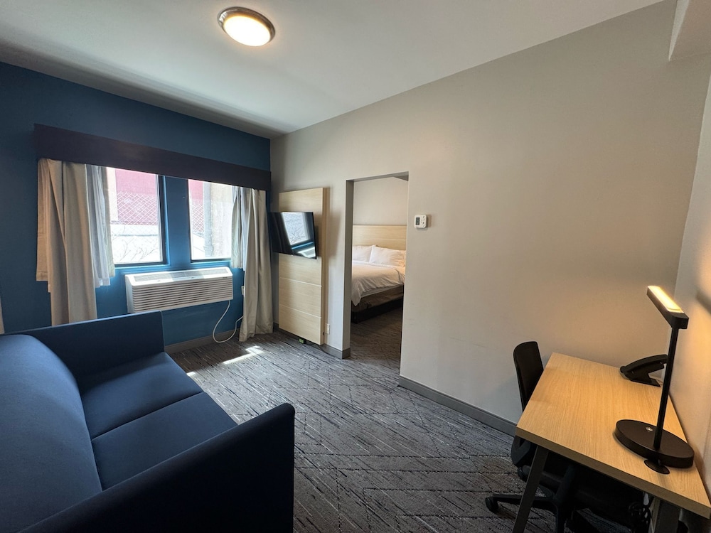 Holiday Inn Express & Suites Atlanta Downtown by IHG - photo 66