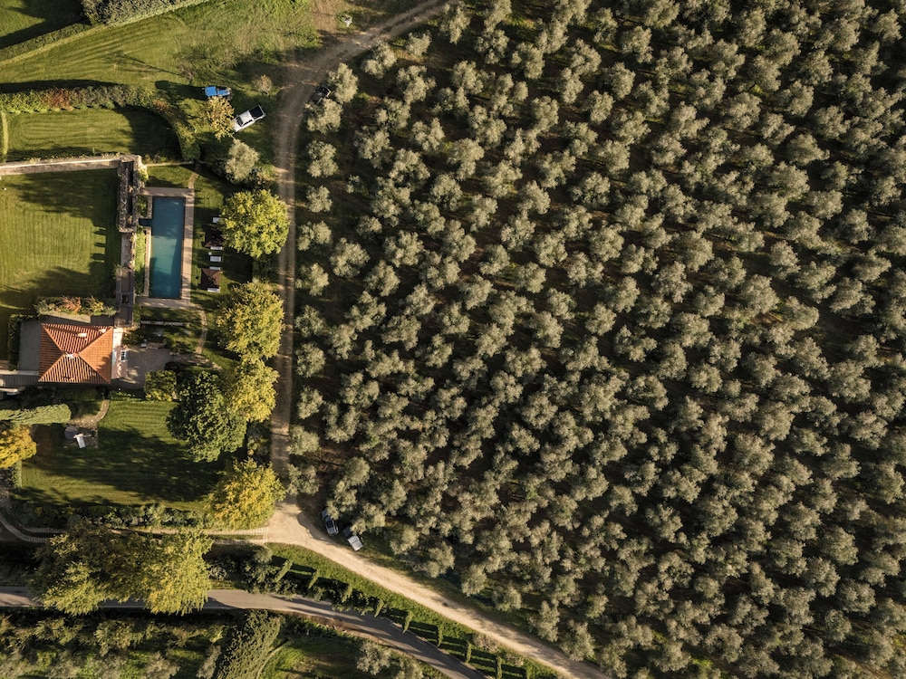 Villa Le Cipresse — 4-Star Luxury Hotel in Impruneta, Italy