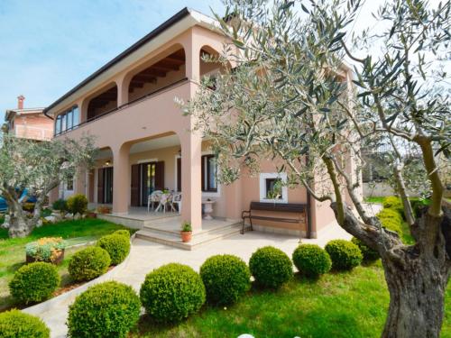 Apartment in Veli Vrh — 4-Star Luxury Hotel in Pula, Croatia