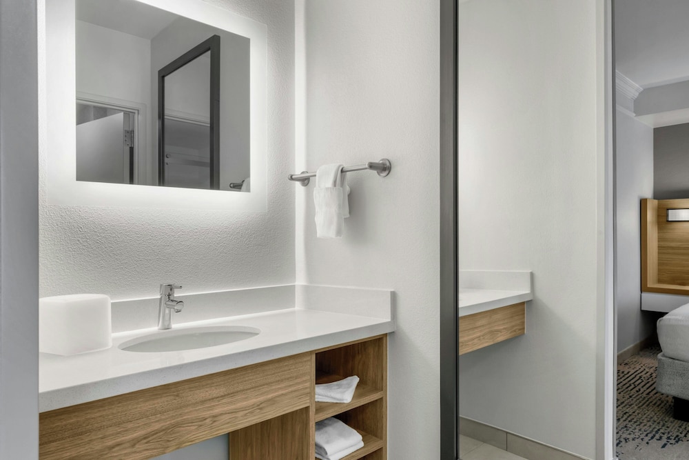 SpringHill Suites Lehi at Thanksgiving Point - photo 19