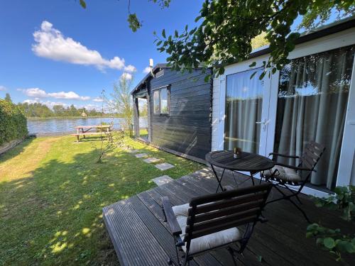 New The Cabana With Sauna and Hot Tub on a lake near Amsterdam
