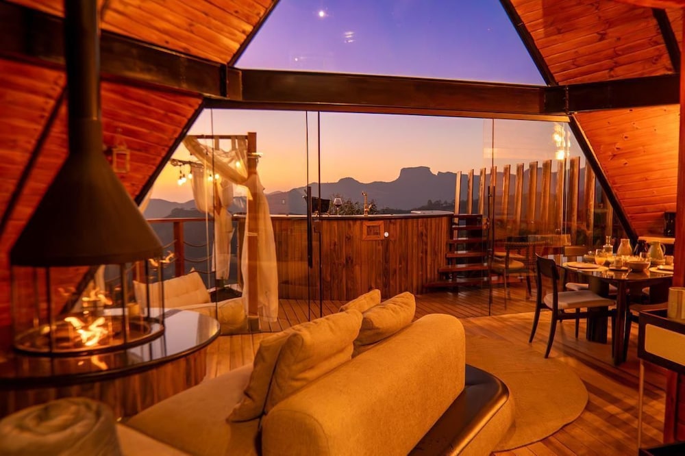 Chalé Boutique Spa Sauna seca Jacuzzi Rede suspensa — 4-Star Luxury Hotel in Campos Do Jordao, Brasil