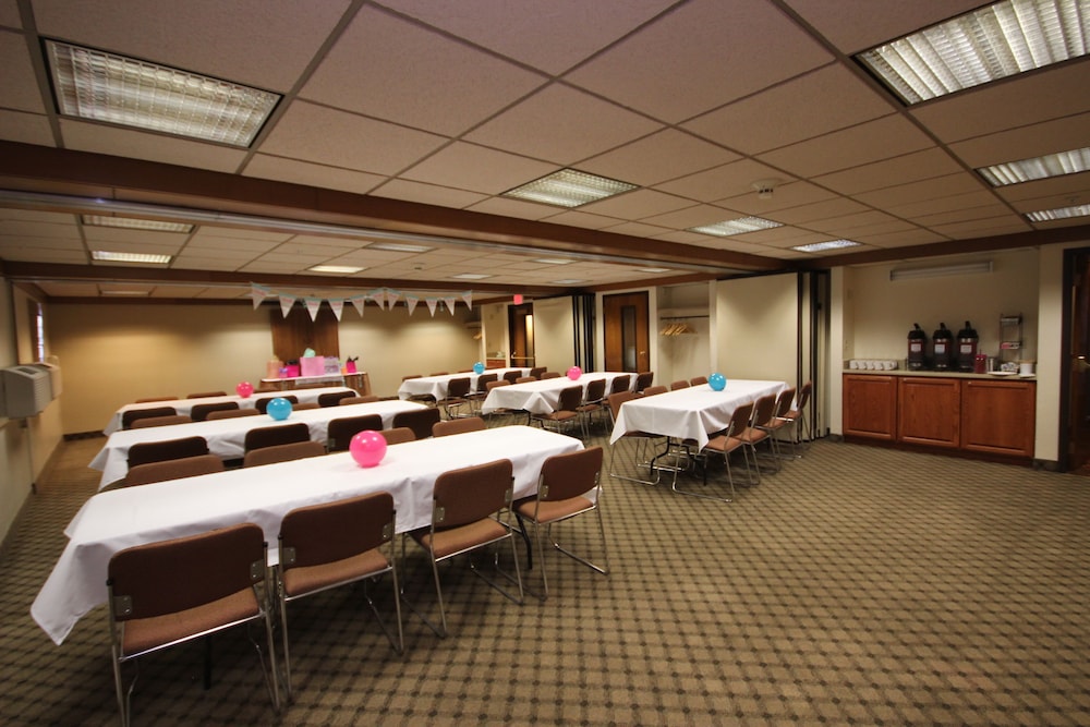 Garner Hotel Butte by IHG - photo 52