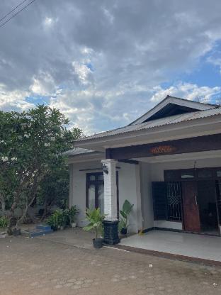 Dalvin in Labuan Bajo, Indonesia