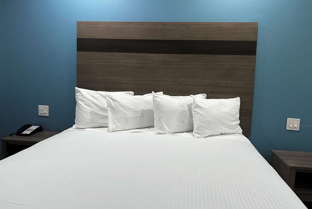 Baymont by Wyndham Freeport Texas - photo 27