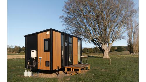 River Road Retreat 4 by Tiny Away — hotel near Timaru Airport
