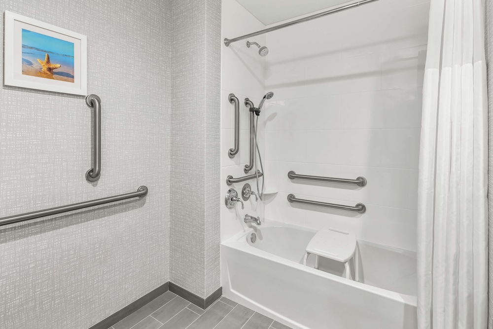 Hampton Inn Odessa Trinity - photo 17