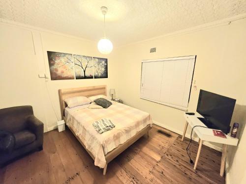Comfortable Living Space - carbon neutral hotel in Sydney