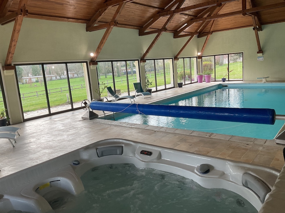 Ma Tranquilite - carbon neutral hotel in Courpiere