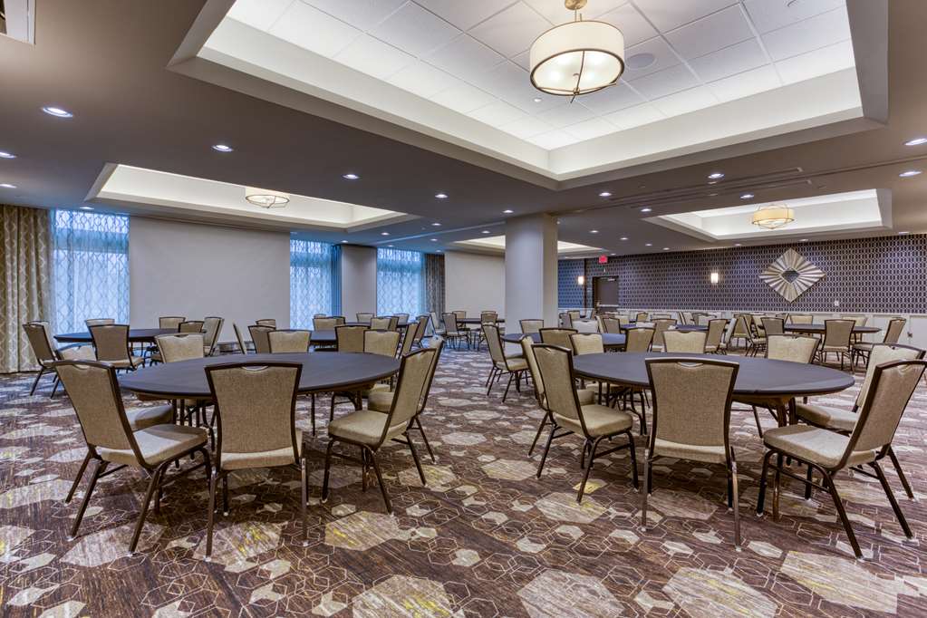 Drury Inn & Suites Cleveland Beachwood - photo 40