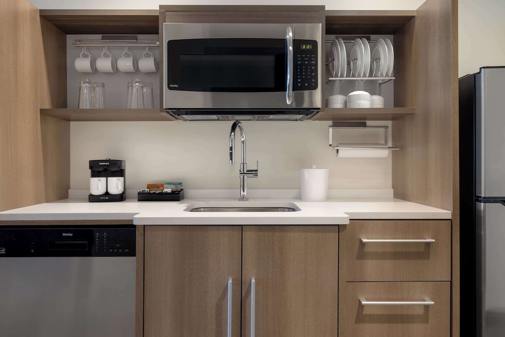 Home2 Suites by Hilton Bristol - photo 15