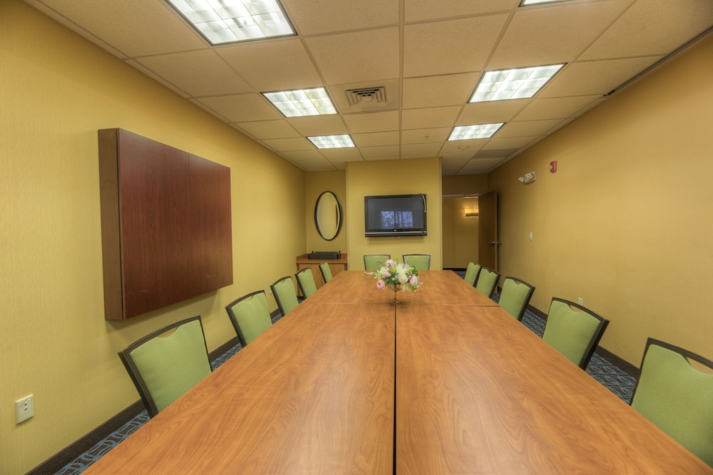 Fairfield Inn & Suites by Marriott Laramie - photo 31