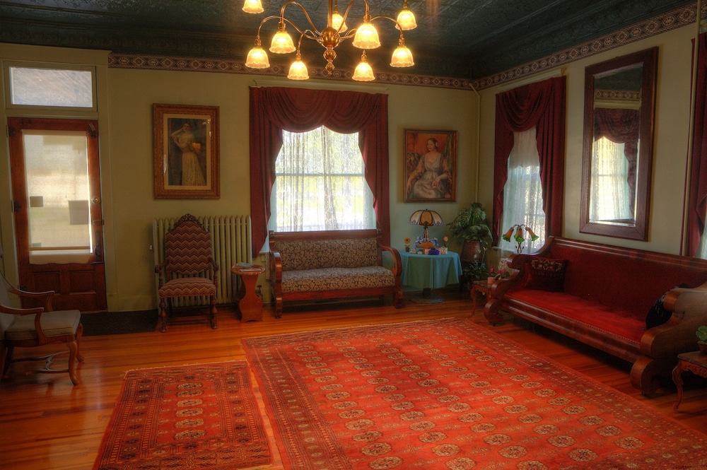 Inn of the Six Toed Cat - photo 36