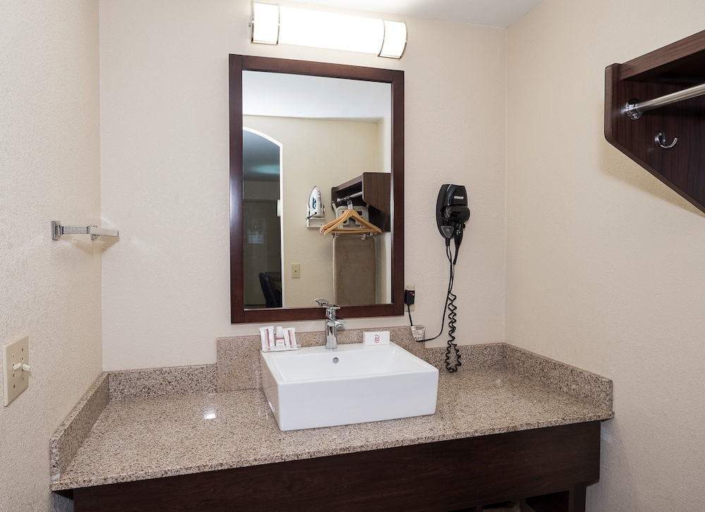 Red Roof Inn Lancaster - photo 26