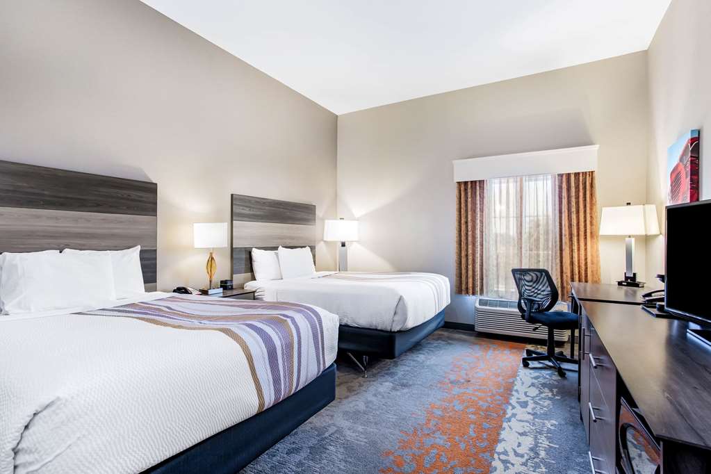 La Quinta Inn & Suites by Wyndham Andrews - photo 12