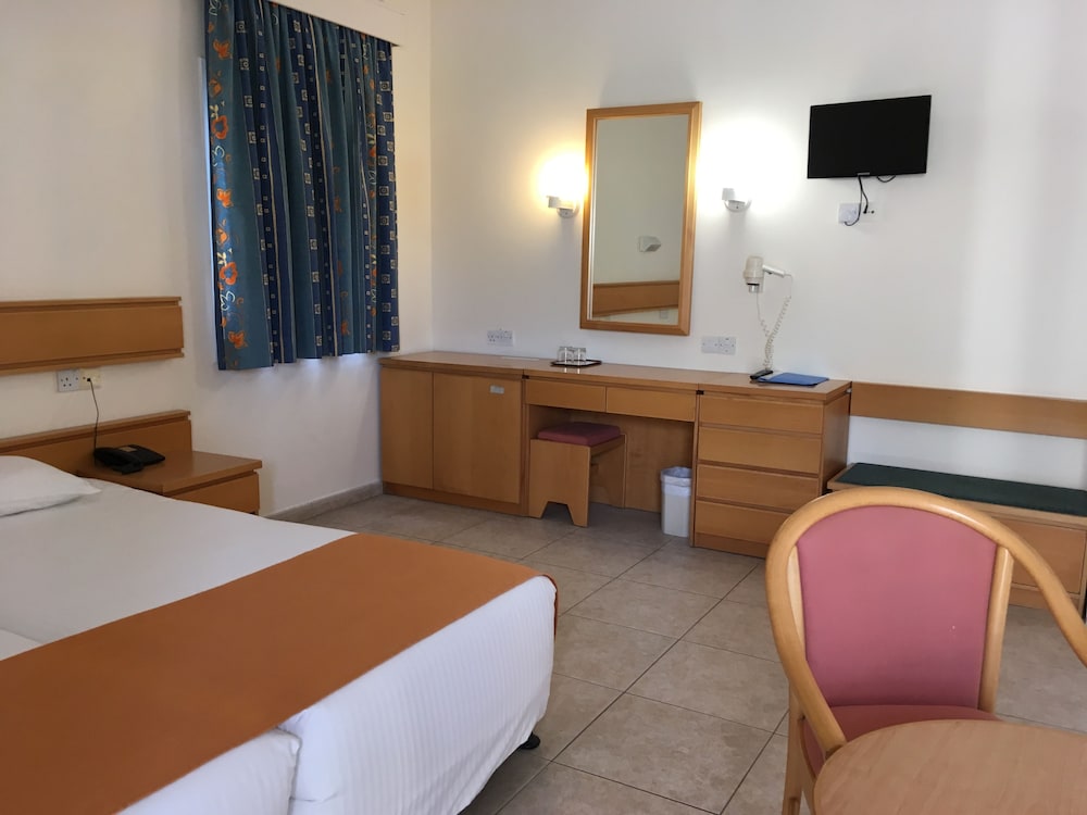 Kissos Hotel — Paphos — photo 4