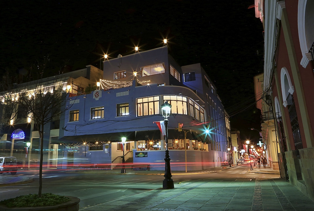 Macondo de Pizza Pazza Hotel RestoBar in Tarija, Bolivia