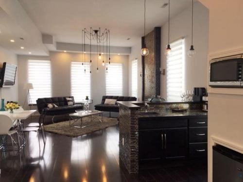 Luxury three story apartment in SHORT NORTH — 4-Star Luxury Hotel in Columbus, United States