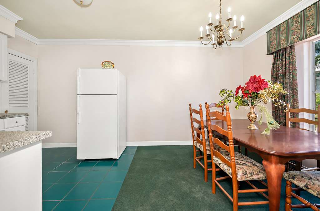 Americas Best Value Inn Historic Clewiston Inn - photo 28