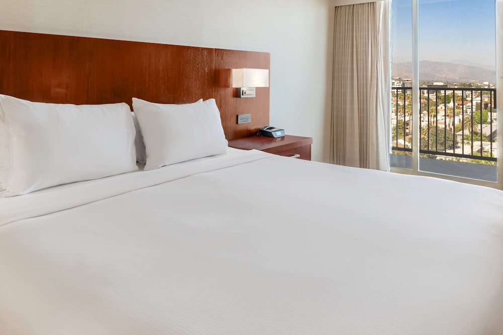 Hilton Pasadena - photo 6