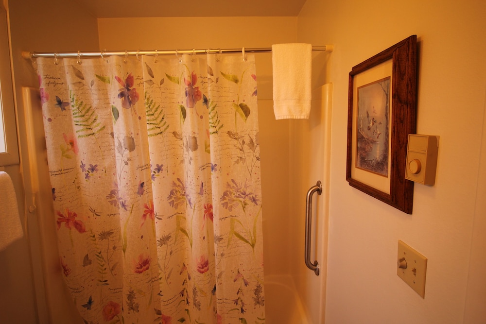 Mariner's Cove Inn - photo 29