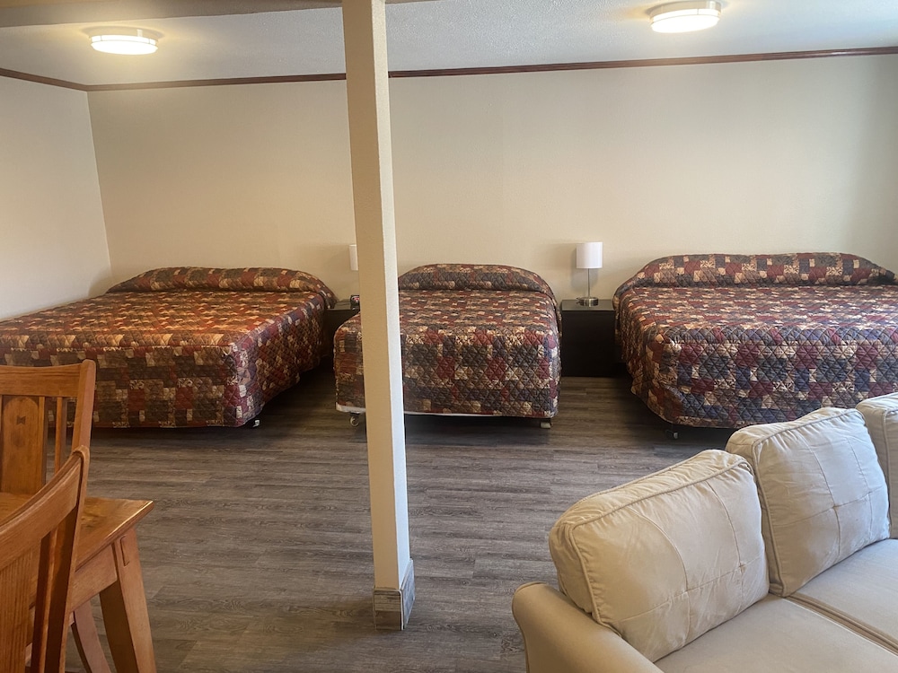 Heidis Inn Ilwaco - photo 22