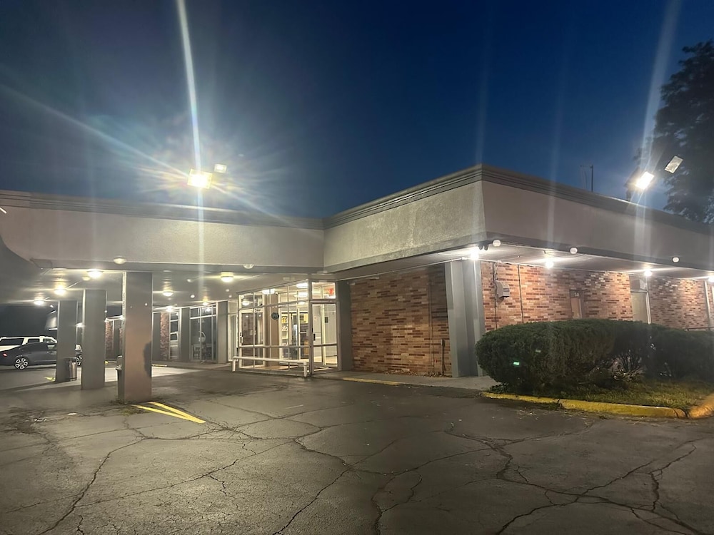 Americas Best Value Inn Rockford - photo 22