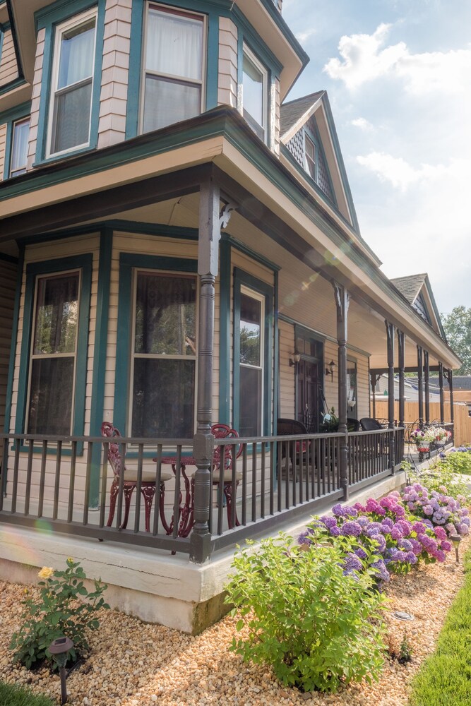 Dennison Street Inn Bed & Breakfast - photo 41