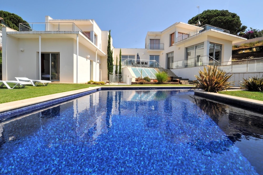 Villa Tortuga — 4-Star Luxury Hotel in Lloret De Mar, Spain