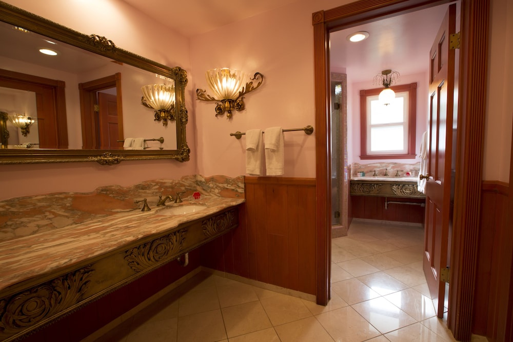 Madonna Inn - photo 309
