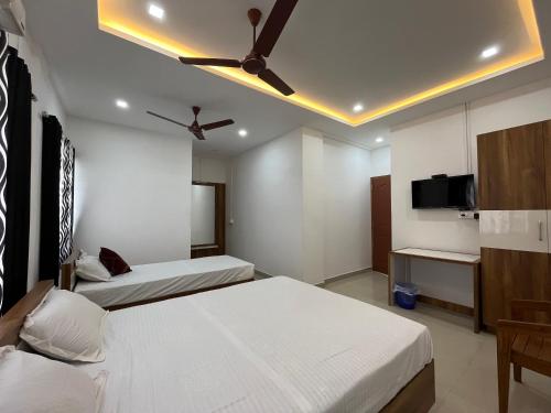 The Grand Inn — hotel in Palghat