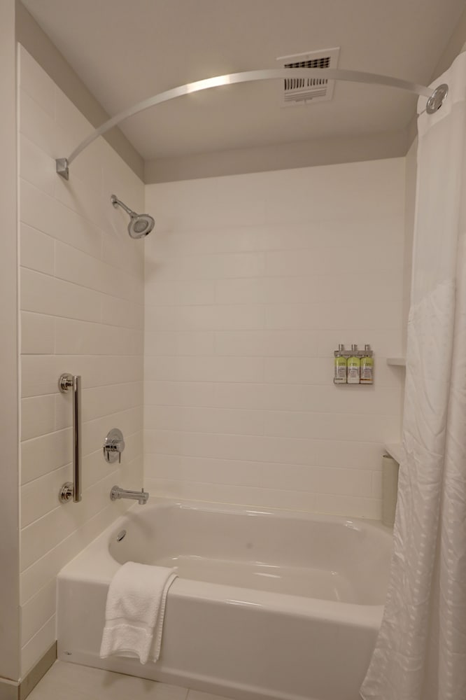 Holiday Inn Express & Suites Auburn Downtown by IHG - photo 19