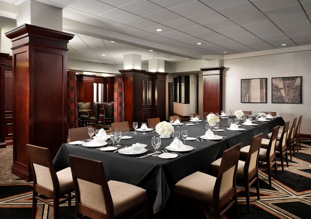 Hilton Arlington - photo 36