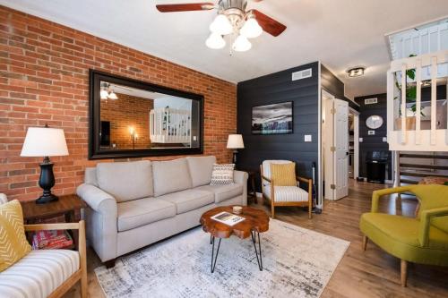 Close 2 Dollywood Rustic Sleeps 6 Family Fun in Pigeon Forge, United States