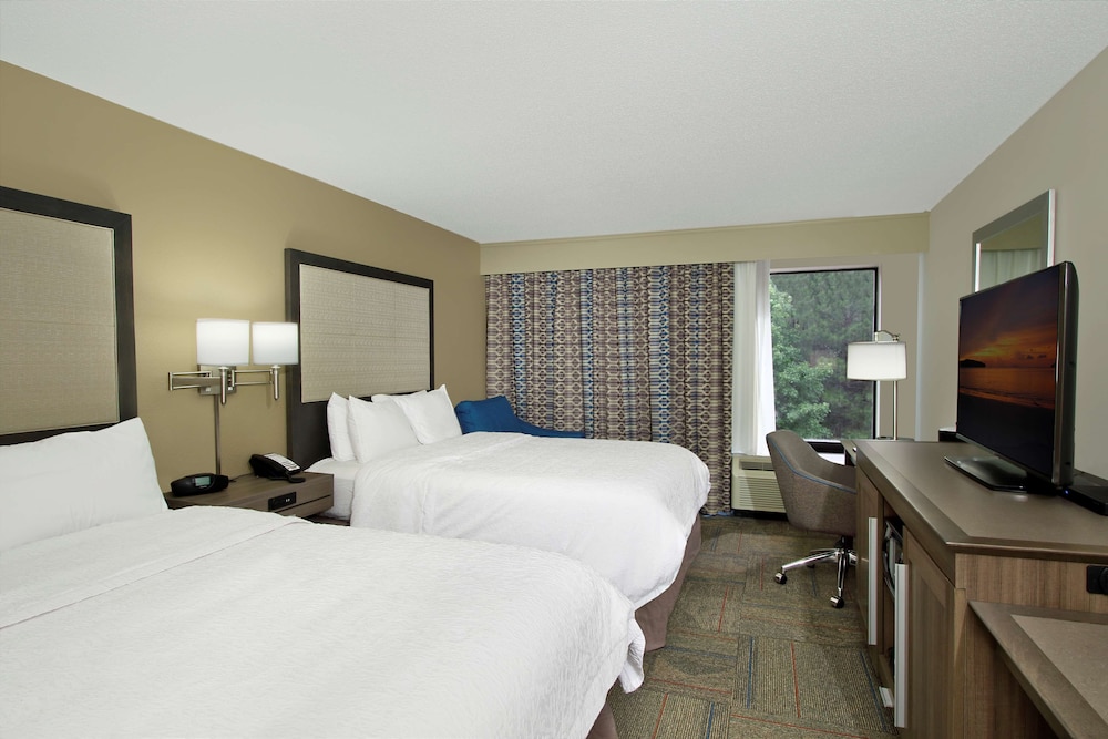 Hampton Inn Madison - photo 8