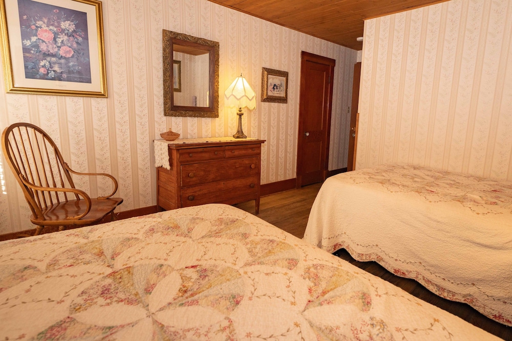 The Hand Hotel Bed & Breakfast - photo 9