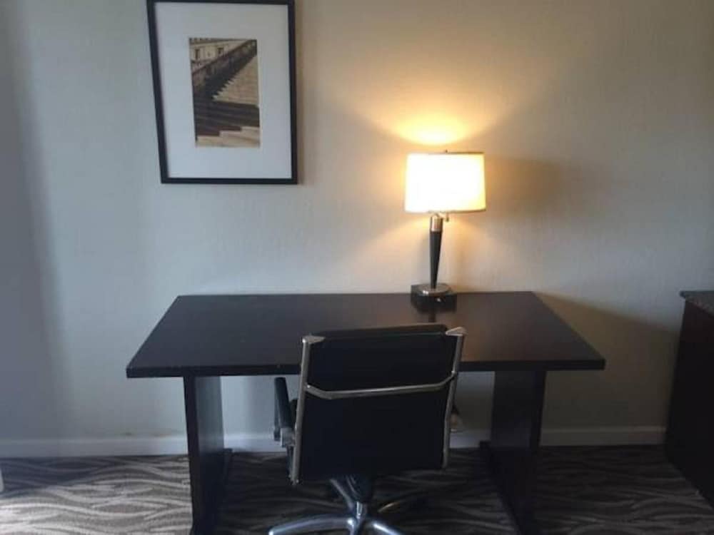Augusta Best Inn - photo 17